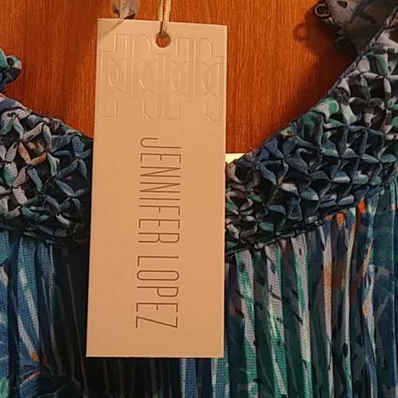 Tank - Picture 3 of 5